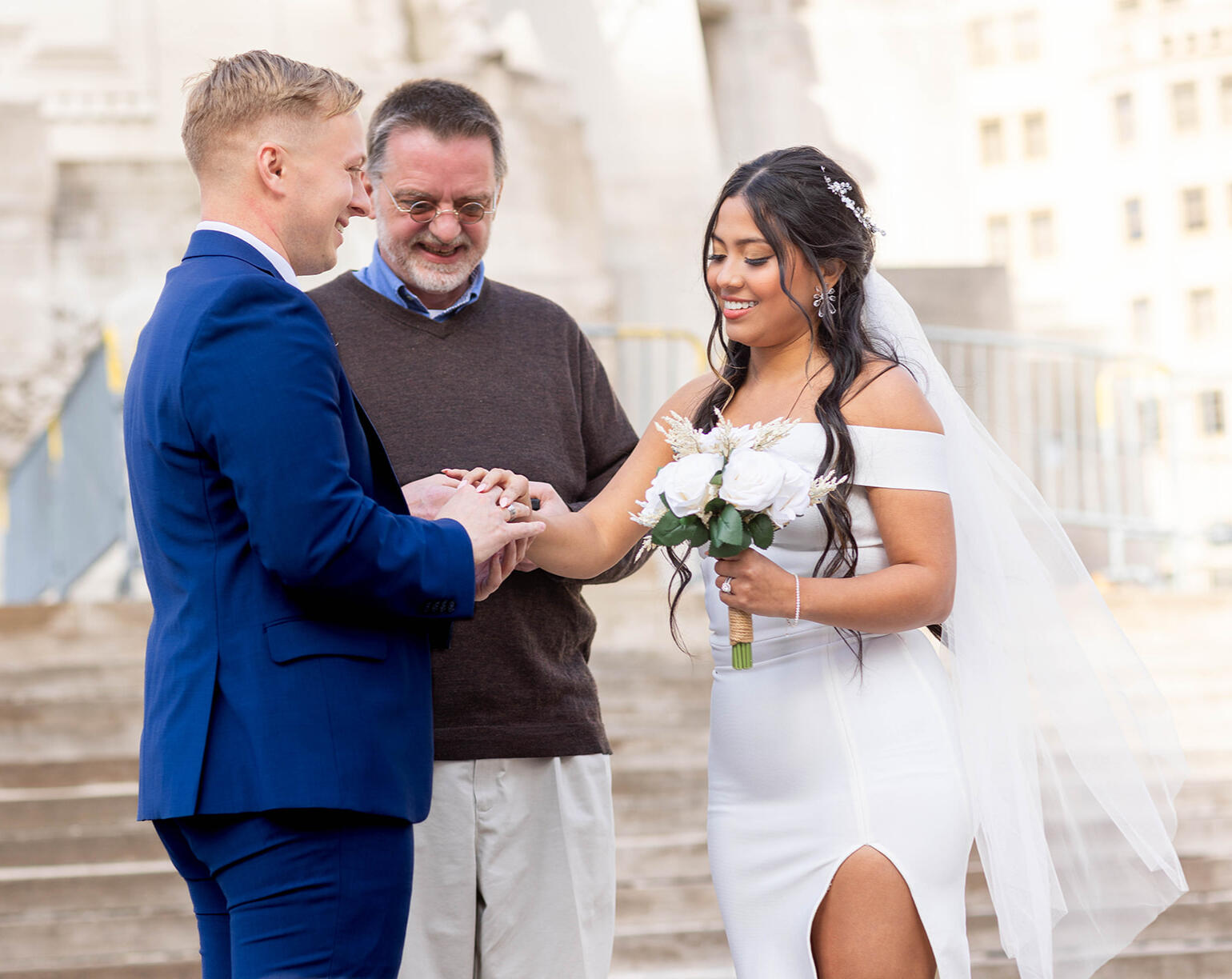 Wedding Officiant Indiana! Wedding officiants serving the greater Indianapolis area.